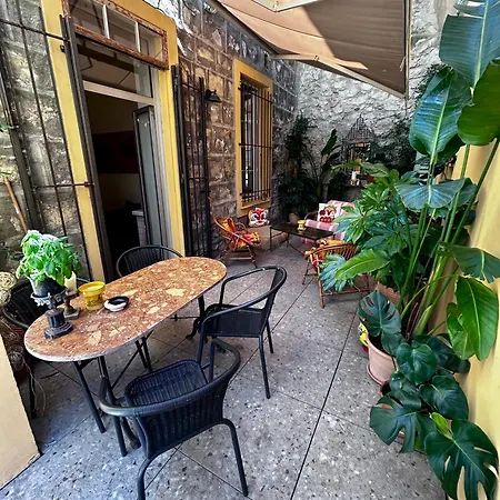 Grand Port De Appartement